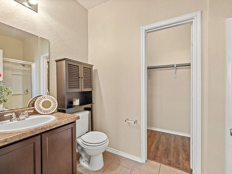5704 Levenwood Ln — Photo 15