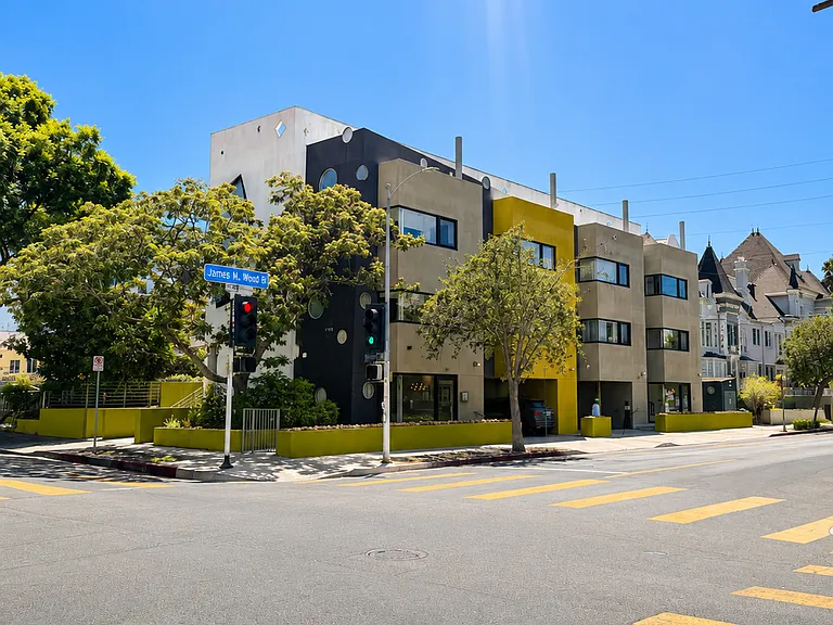 901 S Harvard Blvd #303 — Photo 2