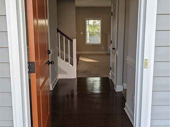 5th image of 350 Royal Birkdale Dr