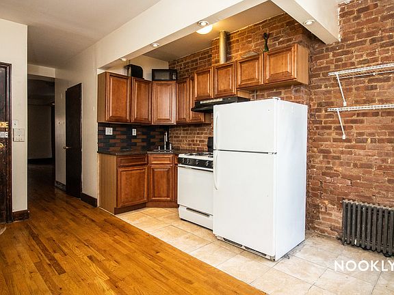 3rd image of 62 Wyckoff Ave APT 2R