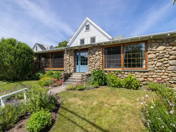 324 Main St, Tisbury, MA 02568