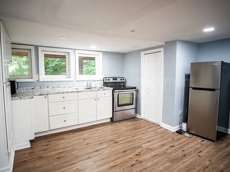 614 W 2nd Ave — Photo 3