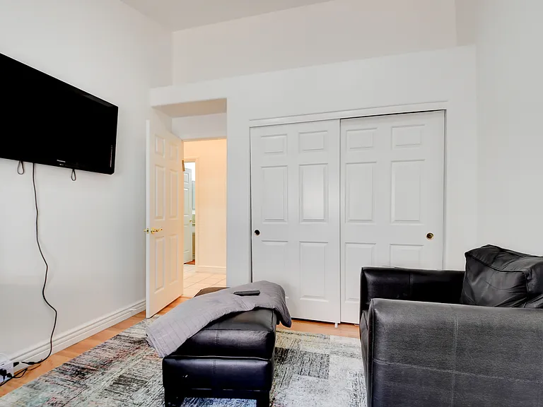 7365 Tamarind Ave — Photo 19