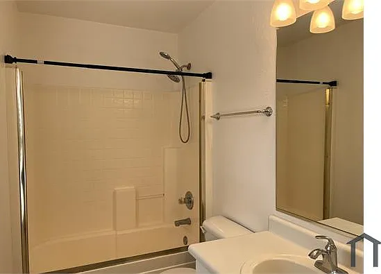 2403 E Palm Beach Dr — Photo 13