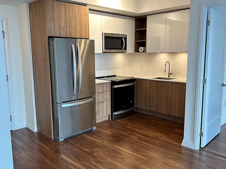 25 Holly St #2801 — Photo 7