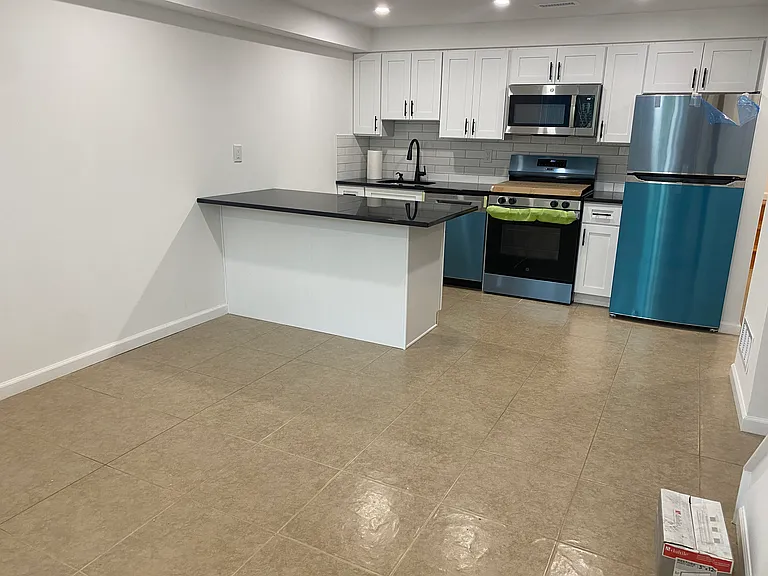 204 Essex Dr #1 — Photo 3