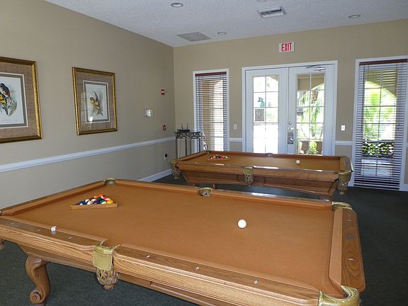Clubhouse/Pool Tables