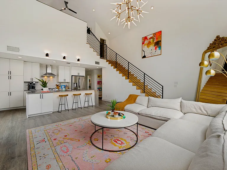 3880 Munger Ave #6 — Photo 7