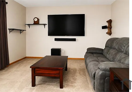 4 bed, 1841 sqft, $3,800 — Photo 3