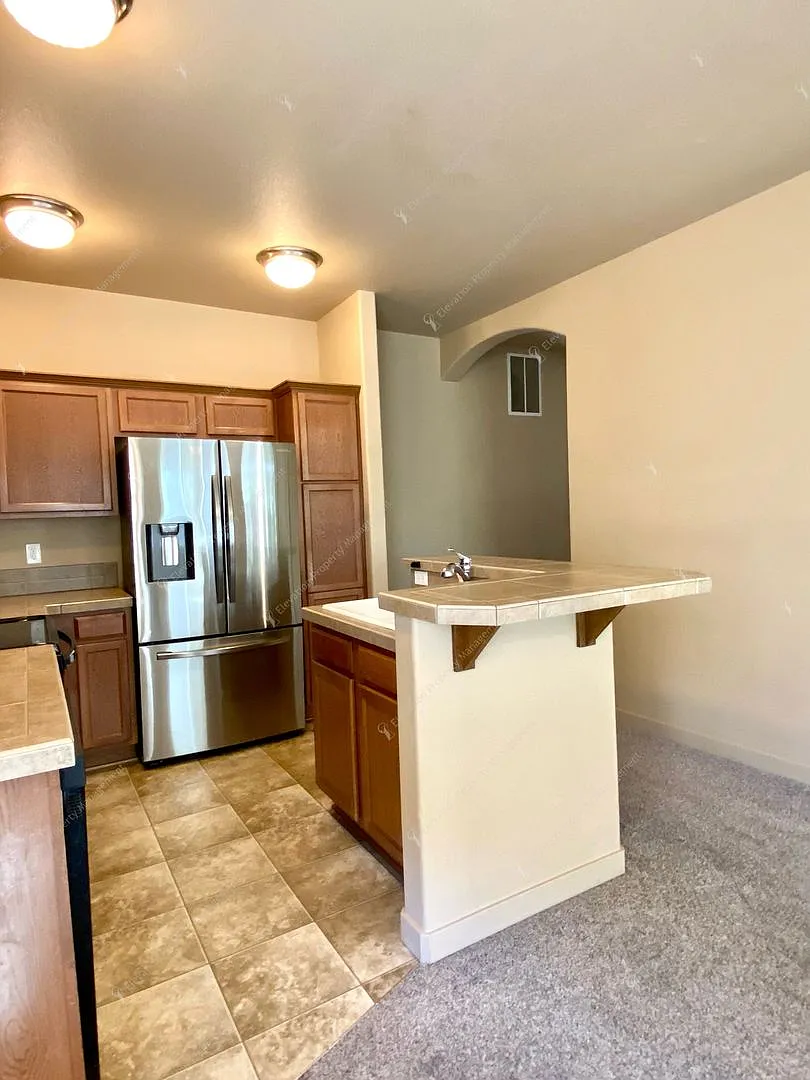 3 BR home in a great NE Bend neighborhood! — Photo 4