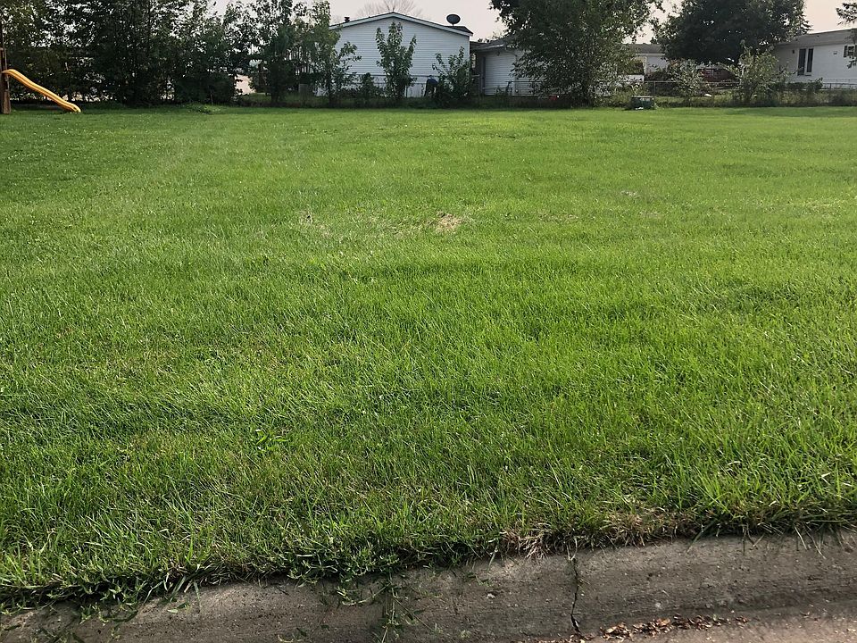 2nd image of 1002 Prairie Ln