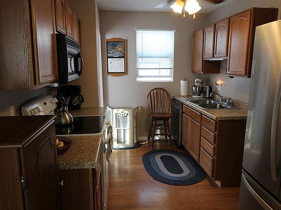 5th image of 701 Miller St