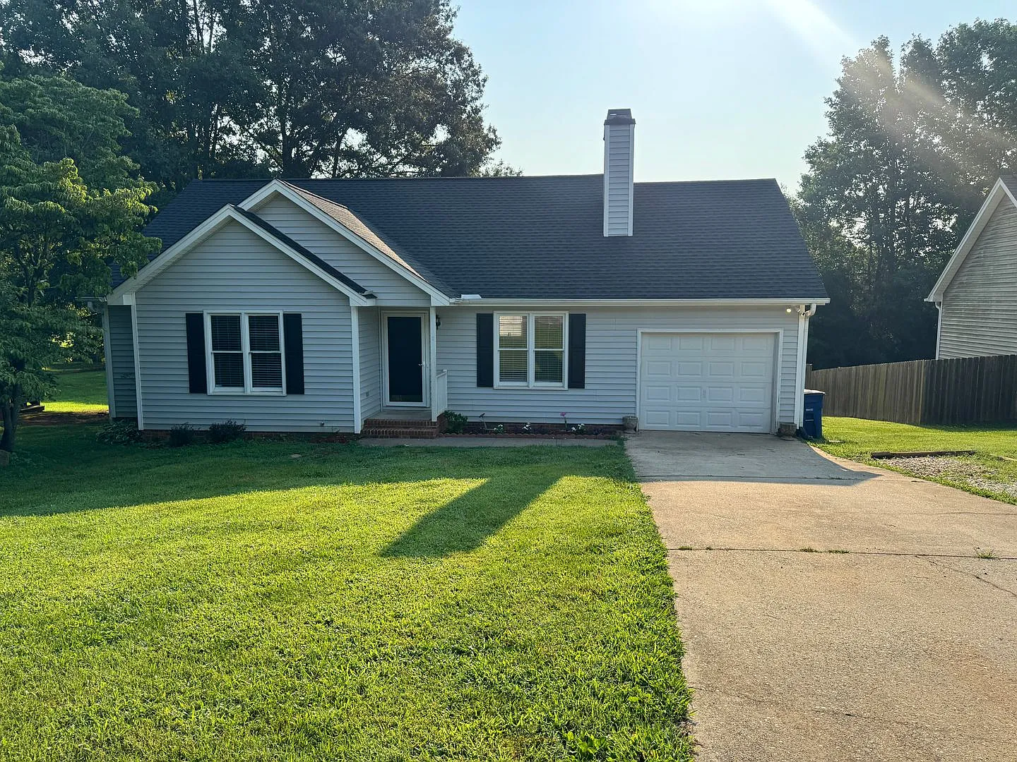 155 Lorraine Dr — Photo 1