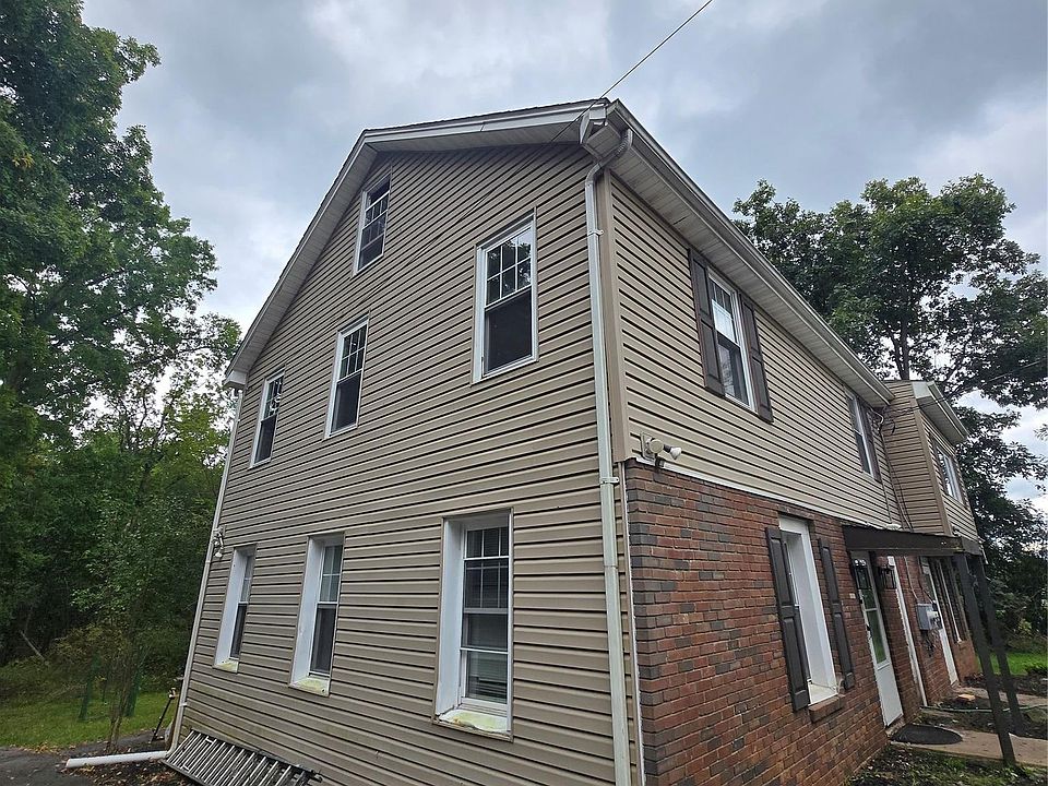 2nd image of 279 Reservoir Rd #2