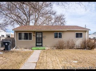 301 Cribbon Ave, Cheyenne, WY 82007