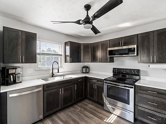 2nd image of 38 Applewood Dr