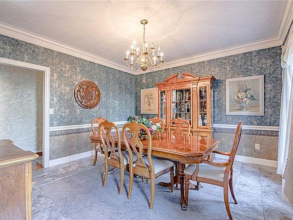 4th image of 1708 E Sapphire Dr