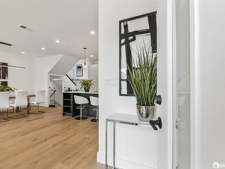 1160 Florida St — Photo 3