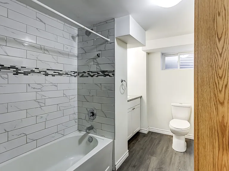 5 Daphne Cres #BASEMENT — Photo 14