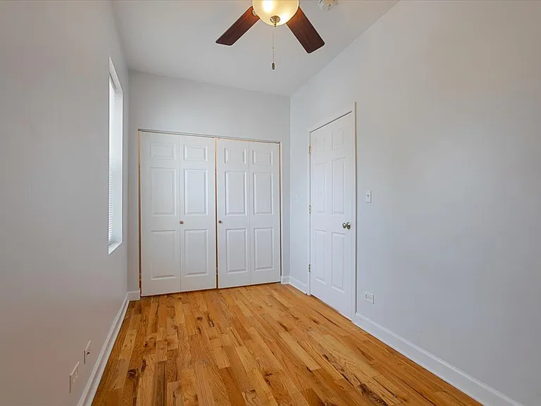 1234 W 49th Pl #2R — Photo 7