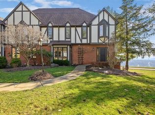418 Forest Highlands Dr, Pittsburgh, PA