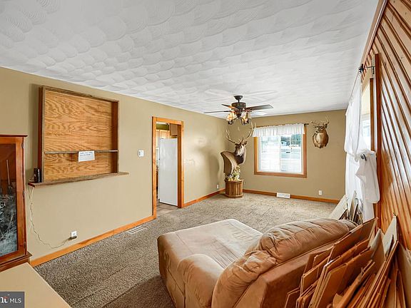 2nd image of 1076 Clarence Rd