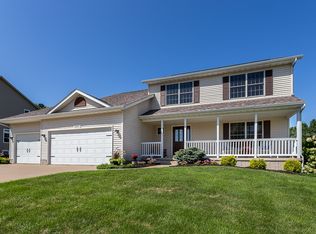 5260 Remington Rd, Bettendorf, IA 52722