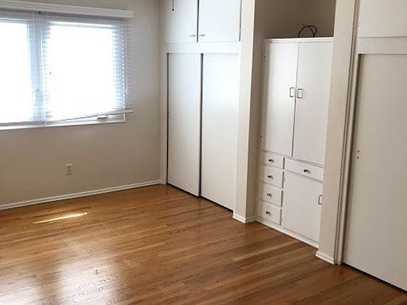 5th image of 3034 Columbia St