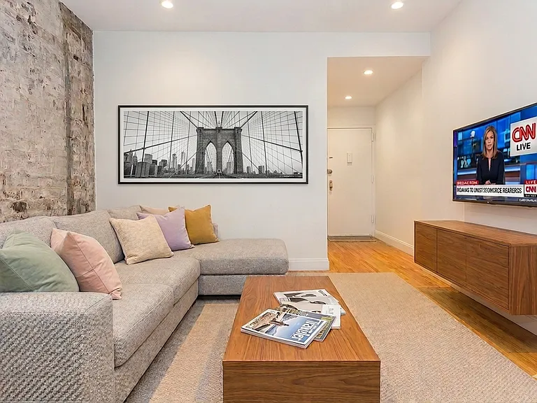 344 E 55th St #2C — Photo 2