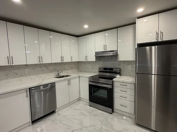 180 Vaughan Rd #101, Toronto, ON M6C 2M3