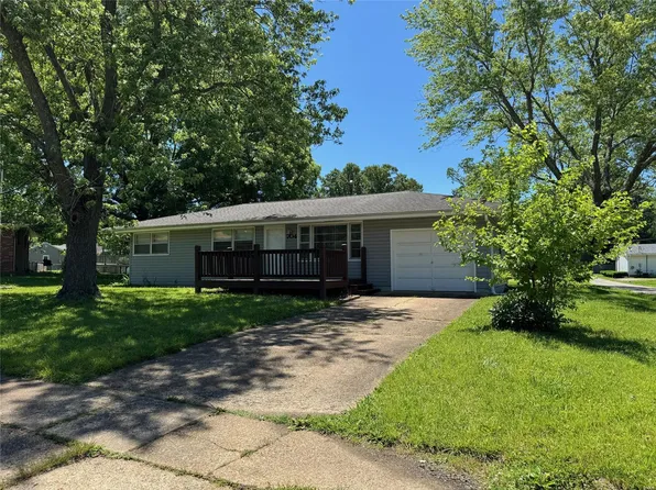 704 Sherwood Dr, Bismarck, MO 63624