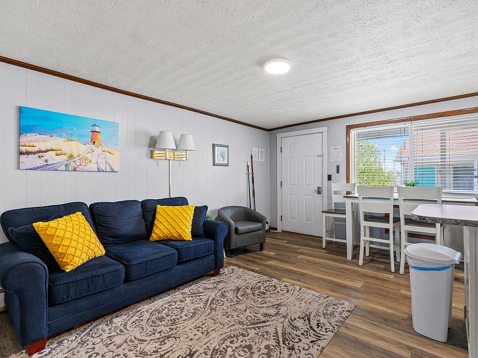 1st image of 70 E Grand Ave #109
