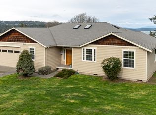 493 Hazelwood Dr, Oak Harbor, WA 98277
