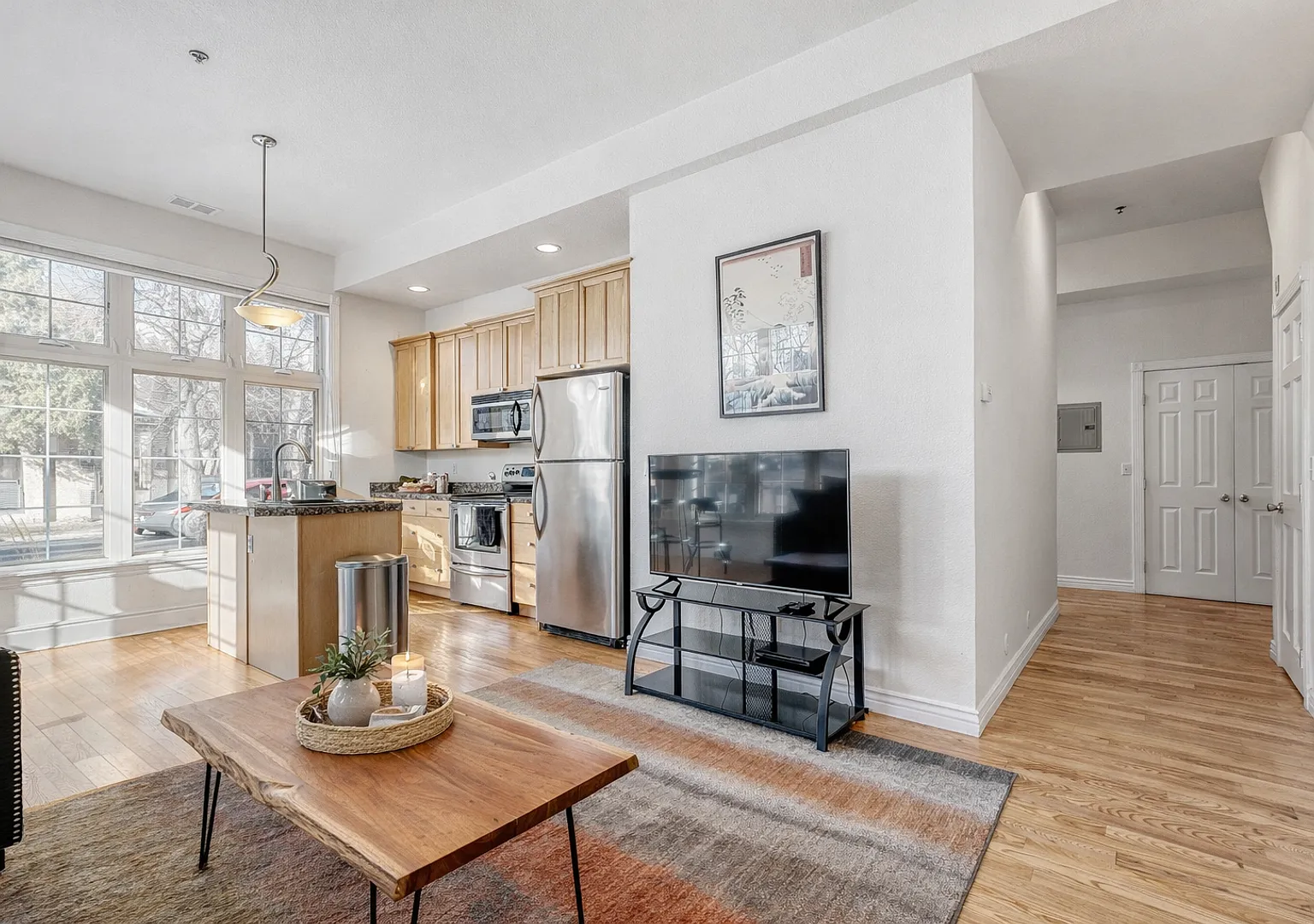 Uptown, Charm And Character With Modern Updates, 1 Bed Condo, Ground Floor, Great Natural Light! — Photo 3