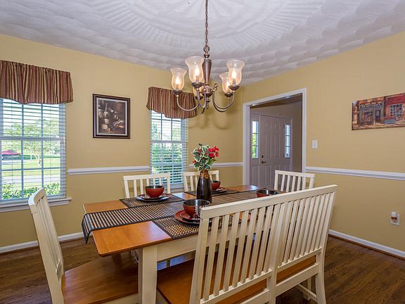 5th image of 495 Brookfield Ln