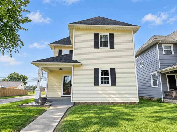 228 W 12th St, Connersville, IN 47331