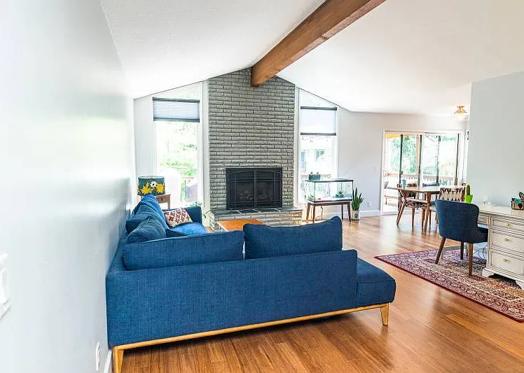 2 bed, 2650 sqft, $3,100 — Photo 2