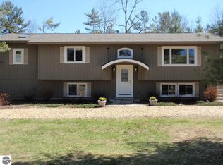 5747 S Sheridan Ln, Glen Arbor, MI 49636