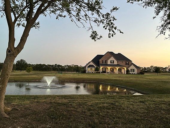 1st image of 180 Cypress Point Dr