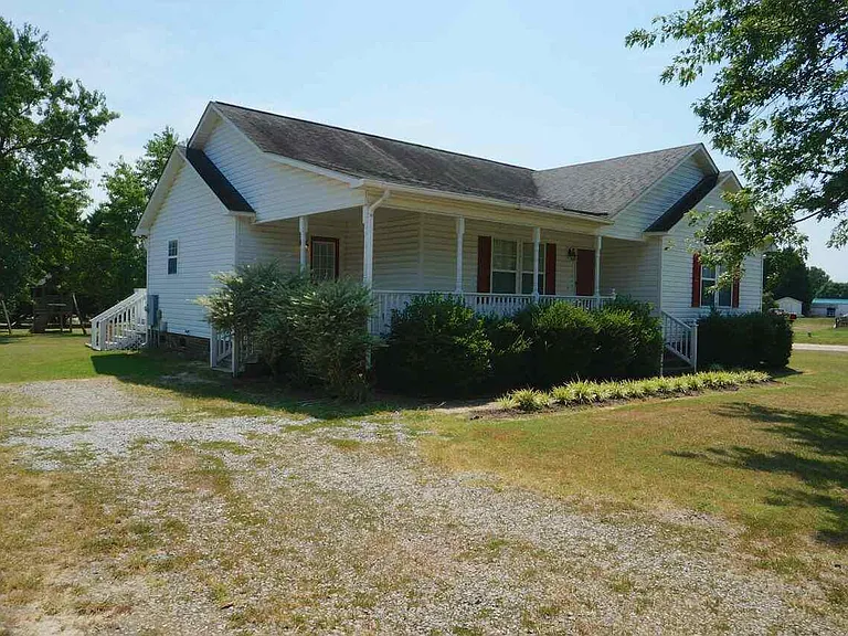 100 Halle Ct — Photo 3