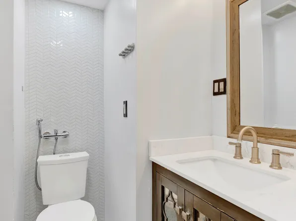 3222 Kings Highway image 7 of 28