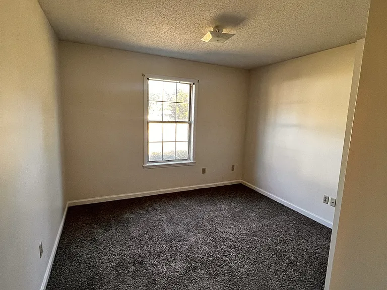160 Waters Ave — Photo 10