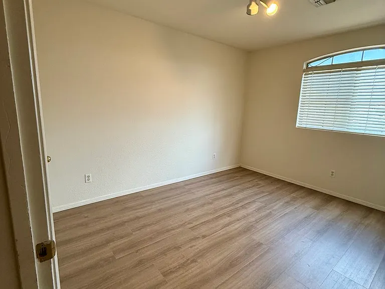 1273 W Swan Ct — Photo 20