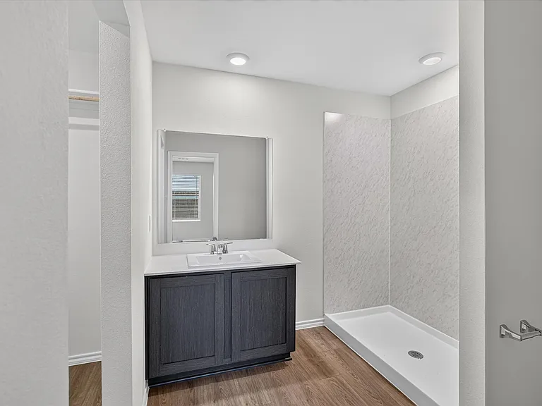 1128 Northfield Dr — Photo 17