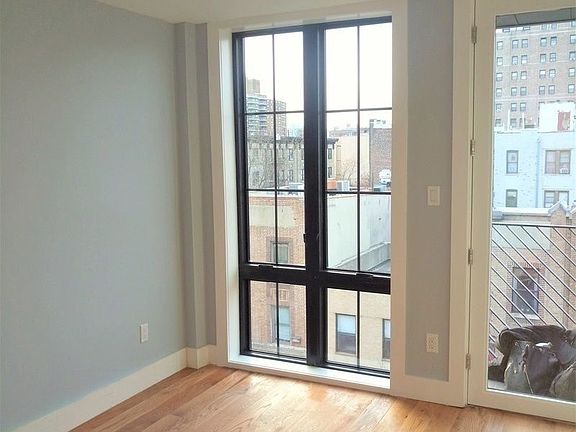 4th image of 681 Franklin Ave #7OISHA