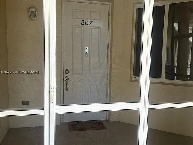 3500 Oaks Clubhouse Dr #207 — Photo 15