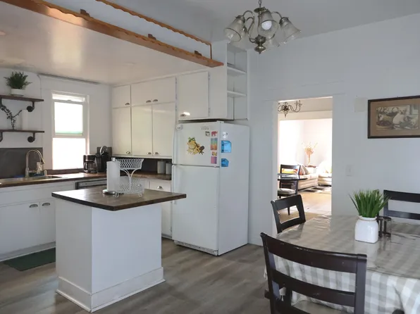 105 4th St, Roseville, CA 95678
