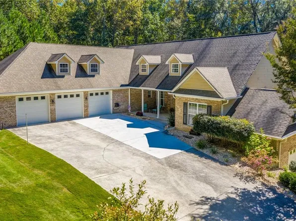 8878 Brewer Rd, Douglasville, GA 30134