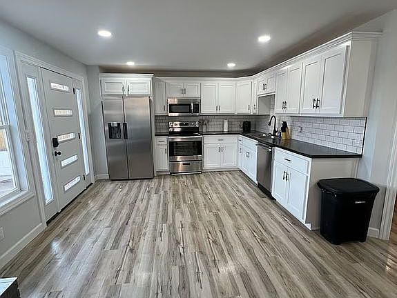 3rd image of 29621 Waters Edge Rd