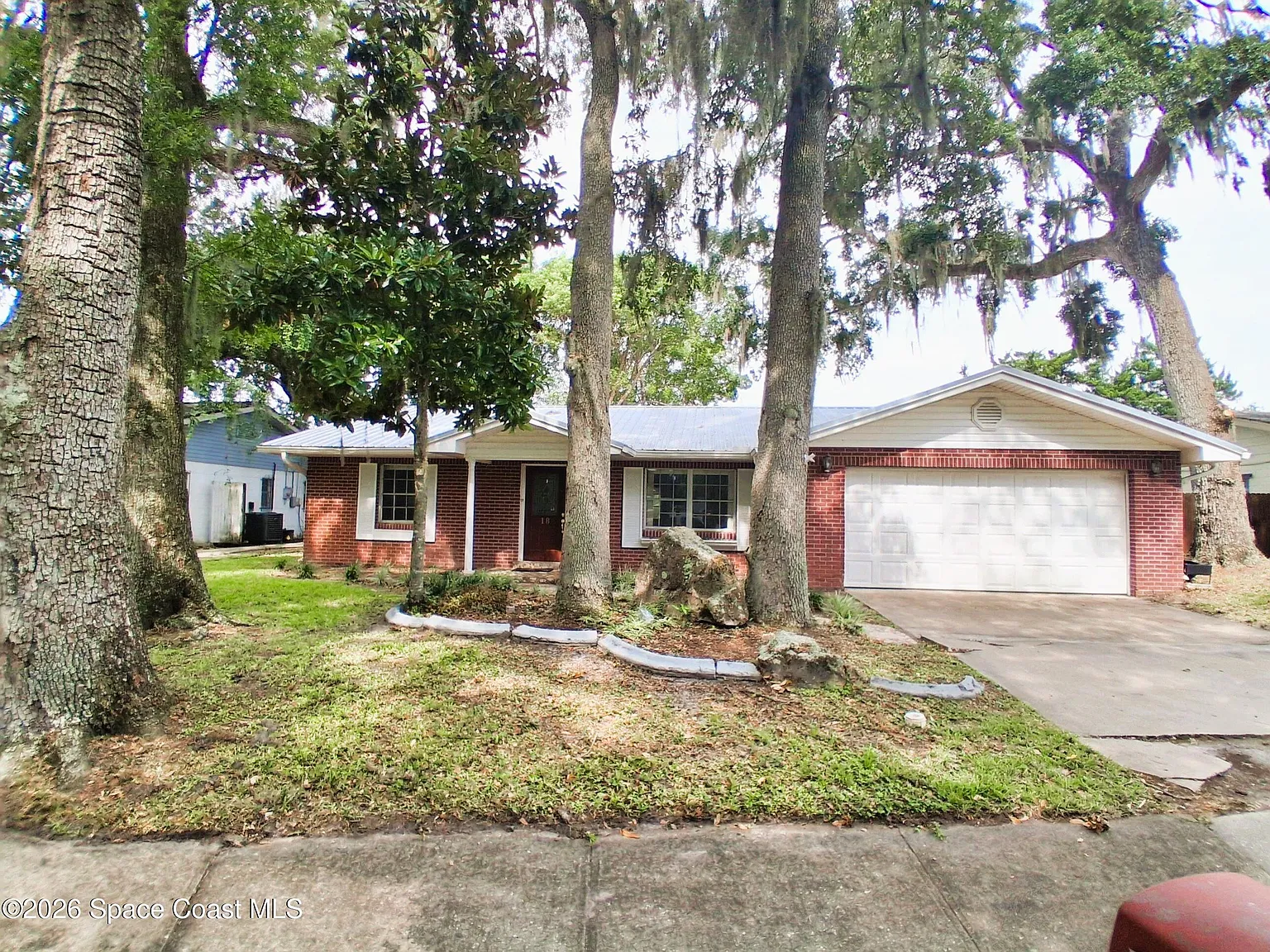 3 bed, 2.0 bath, 1584 sqft, $1,900 — Photo 1
